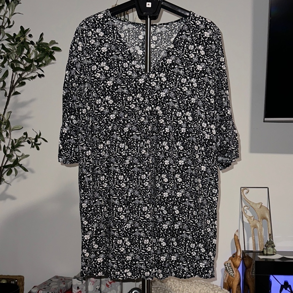 Old Navy Monochrome Floral Midi Dress